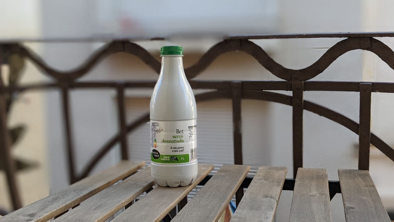 La cooperativa Plana de Vic treu al mercat la llet Vaquers Plana de Vic de la mà dels supermercats Bon Preu i Esclat